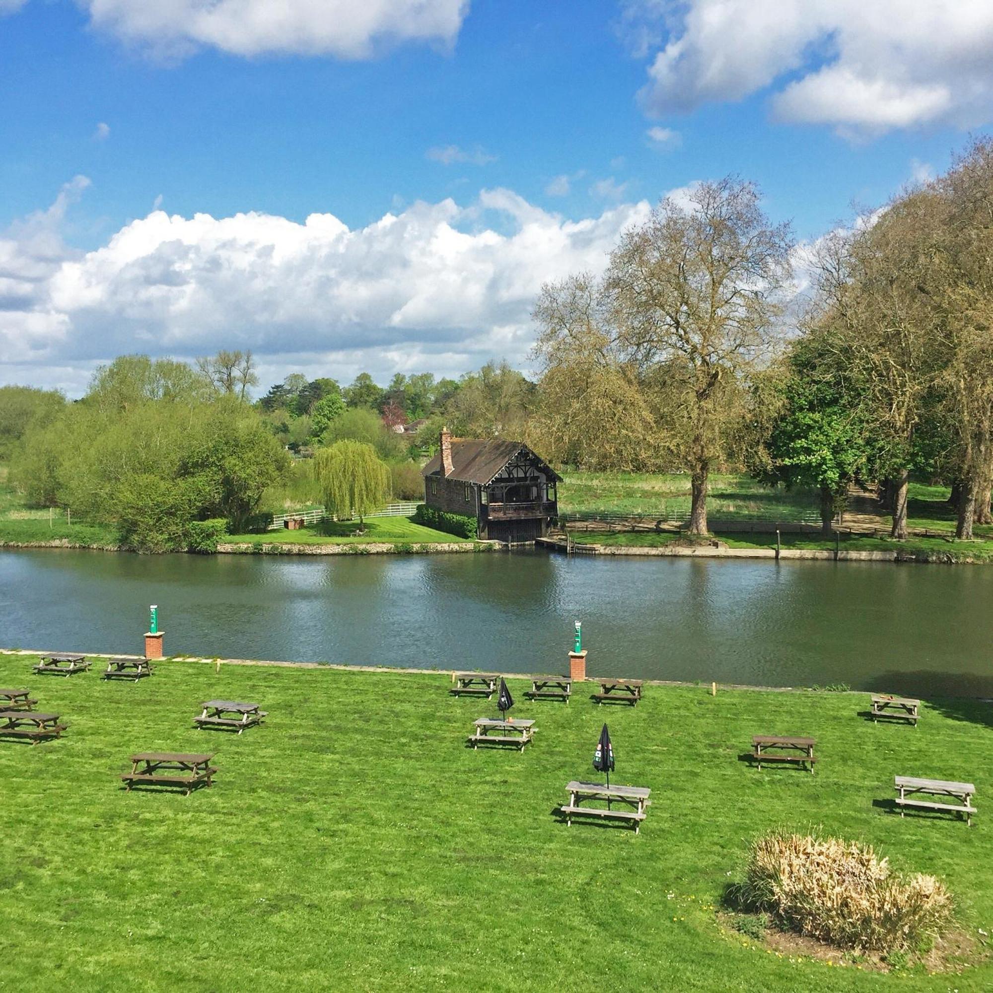 Shillingford Bridge Hotel Wallingford Exterior foto
